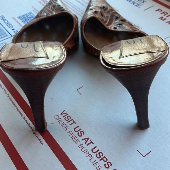 Salvatore D’Anna • Pointed Tooled Leather Heels Size 7 - Picture 4 of 6